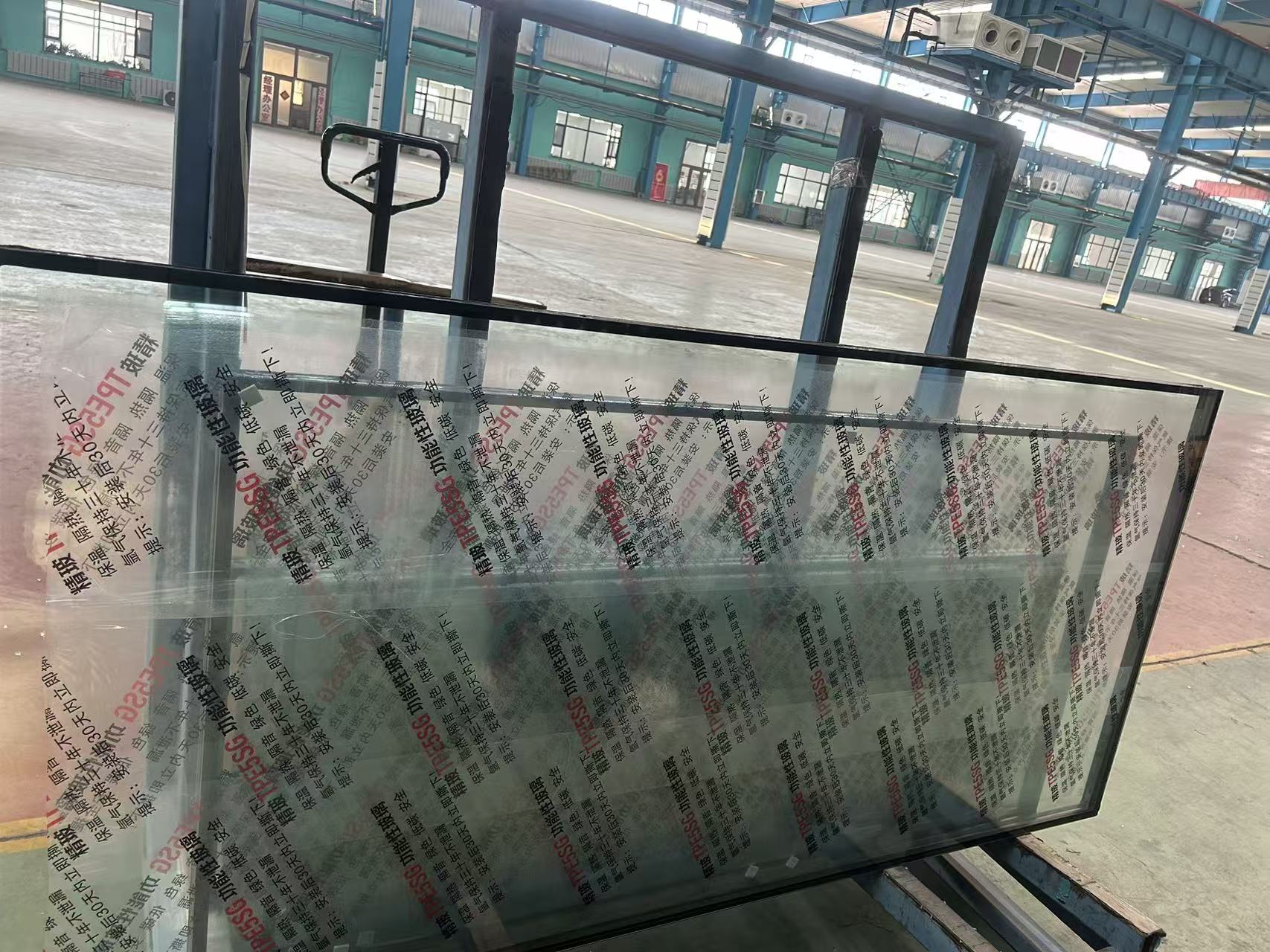 成都市玻璃源头工厂彩轴玻璃 - 方案